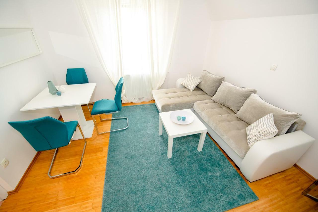 Apartment With View Zirovnica Exteriör bild